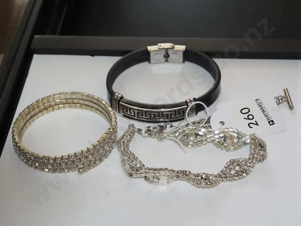 2x bangles, bracelet, watch chain Image 1++
