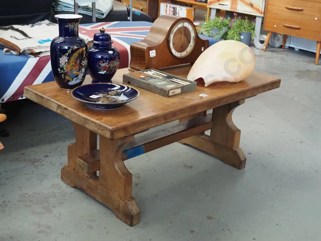 solid wood coffee table - varnish needs attention H390 W900 D500 Image 1++