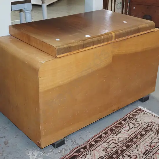 deco blanket box - varnish needs attention