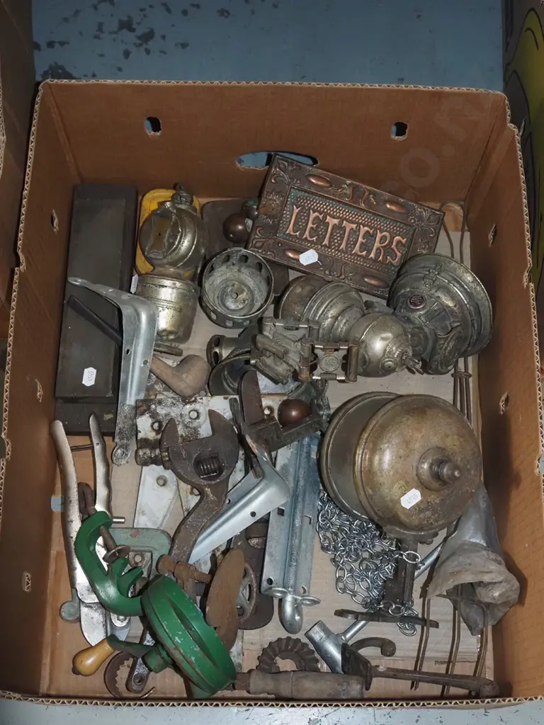 box; shelf brackets, bean slicers, hinges etc Image 1++