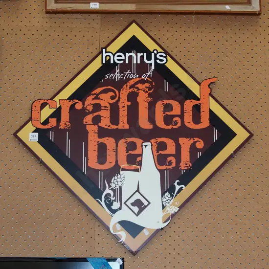 Henrys crafted beer sign