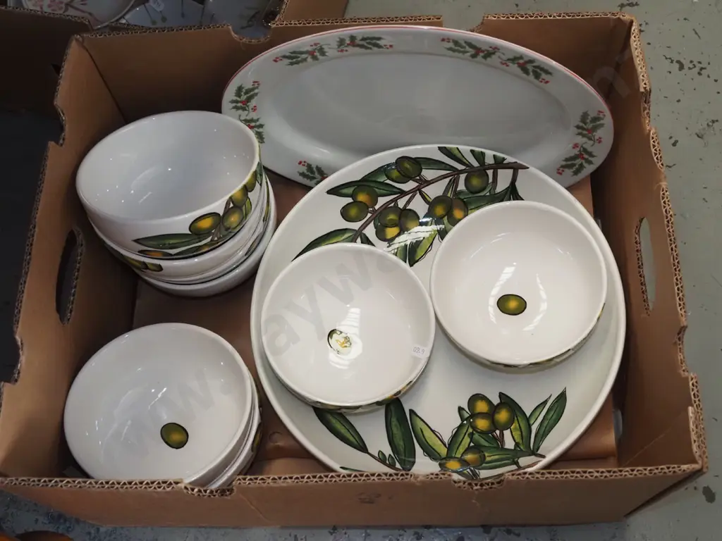 box; olive themed bowl, smaller serving bowls, Xmas ashet Image 1++