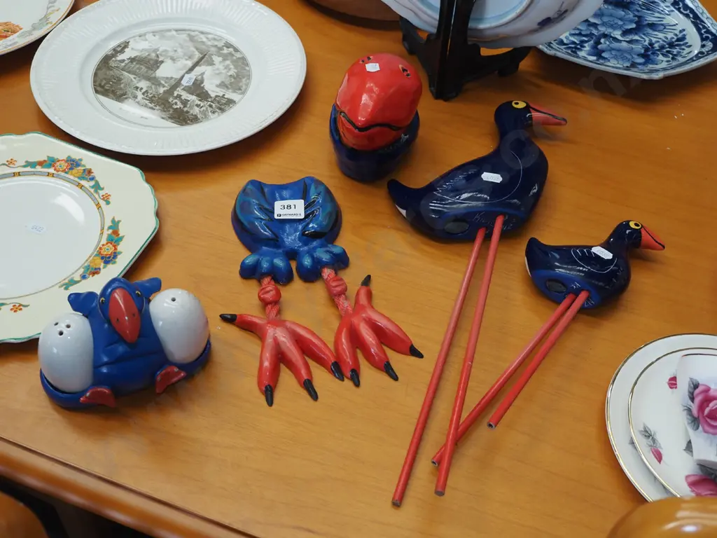 pukeko garden ornamnets - salt and pepper etc Image 1++