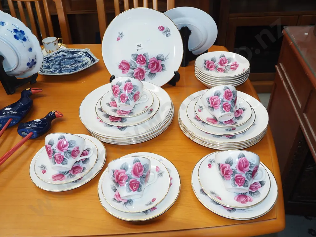 Swinton pink rose plates, bowls etc Image 1++