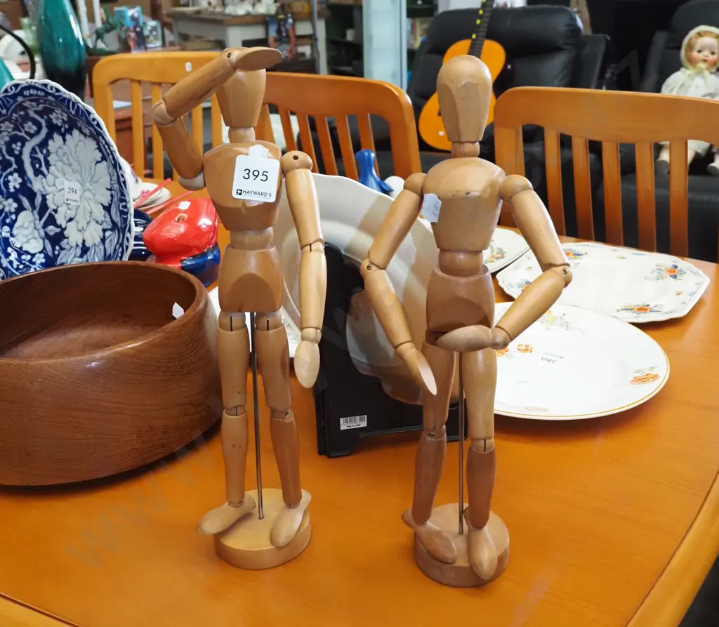 2x articulated artists models H330 Image 1++