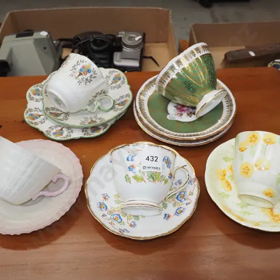 3x cup and saucers, 2x trios