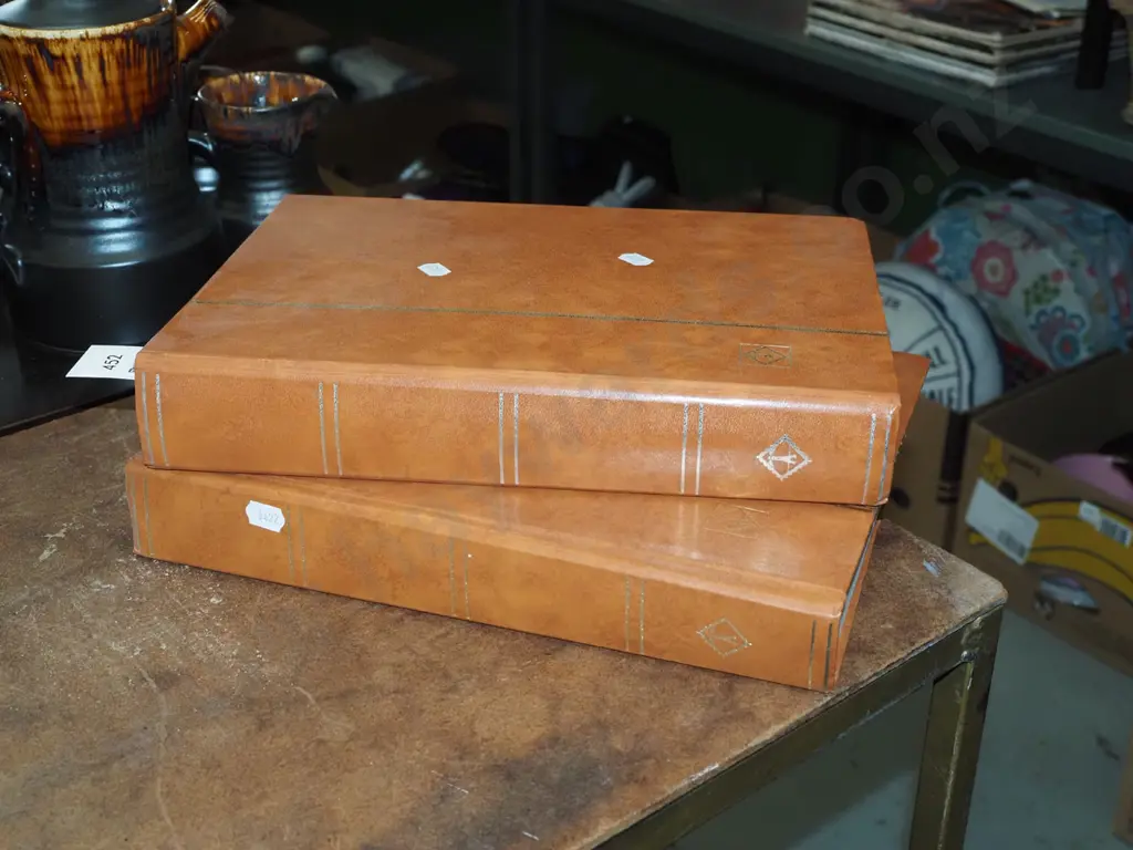 2x stamp albums Image 1++