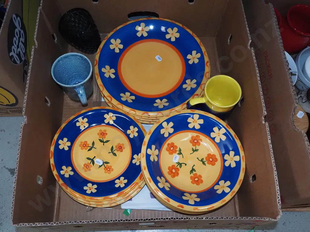 box; floral plates, tumbler, coffee cups etc Image 1++