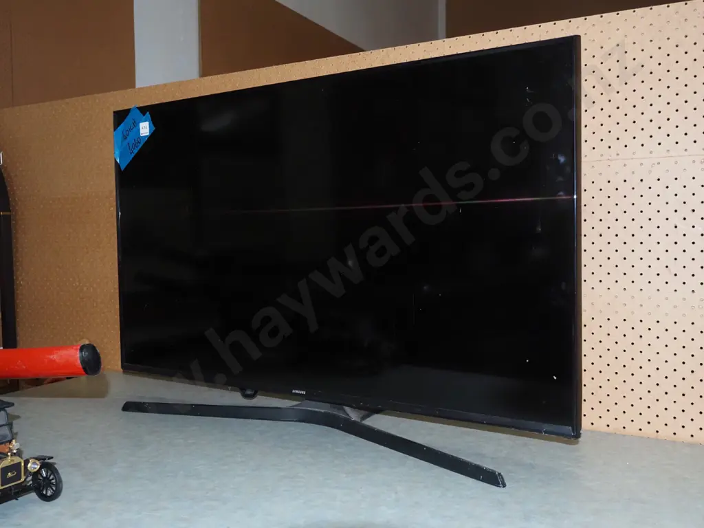 Samsung  40" TV and remote Image 1++