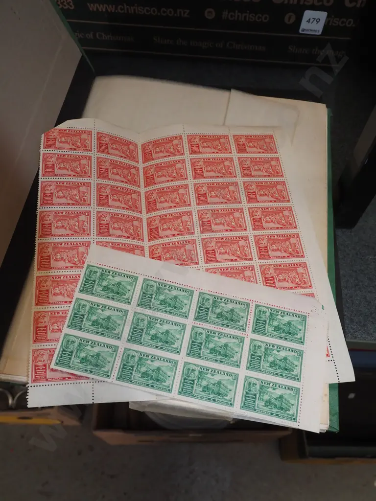 stamps and stamp albums and contents Image 1++