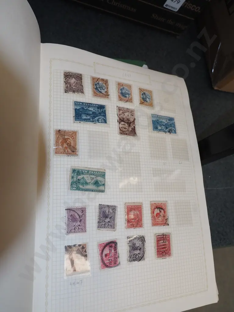 stamps and stamp albums and contents Image 1++