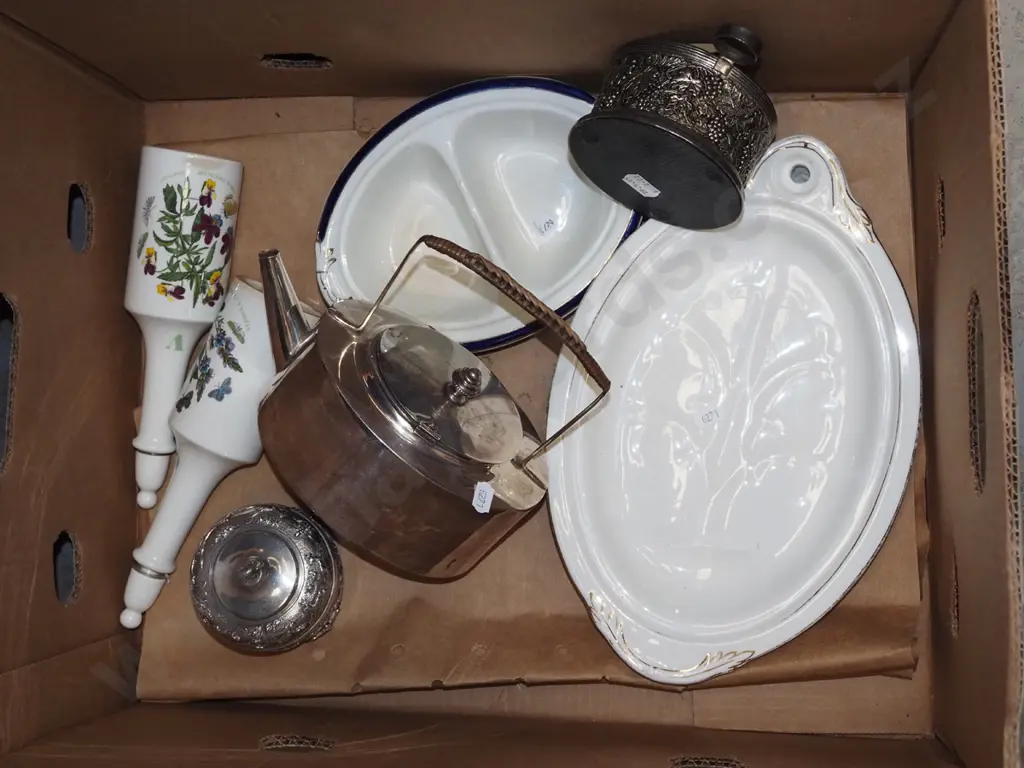 box; plated tea pot, serving dishes etc Image 1++
