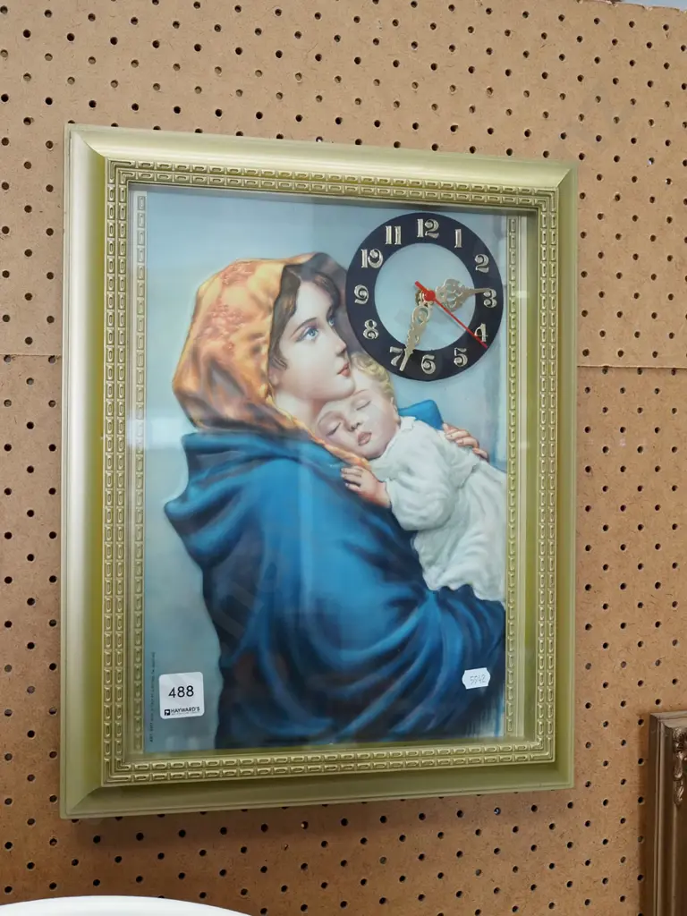 3D mother and child wall clock Image 1++