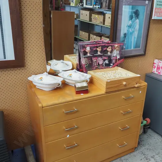 Nees Furniture 4 drawer rimu mirror back dresser - excellent condition H1480 W900 D410