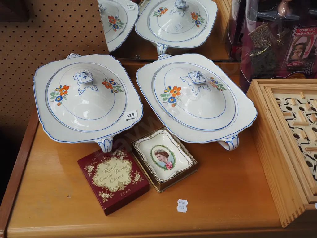 2x Grindley Windsor Ivory veges, Queen Elizabeth dish Image 1++