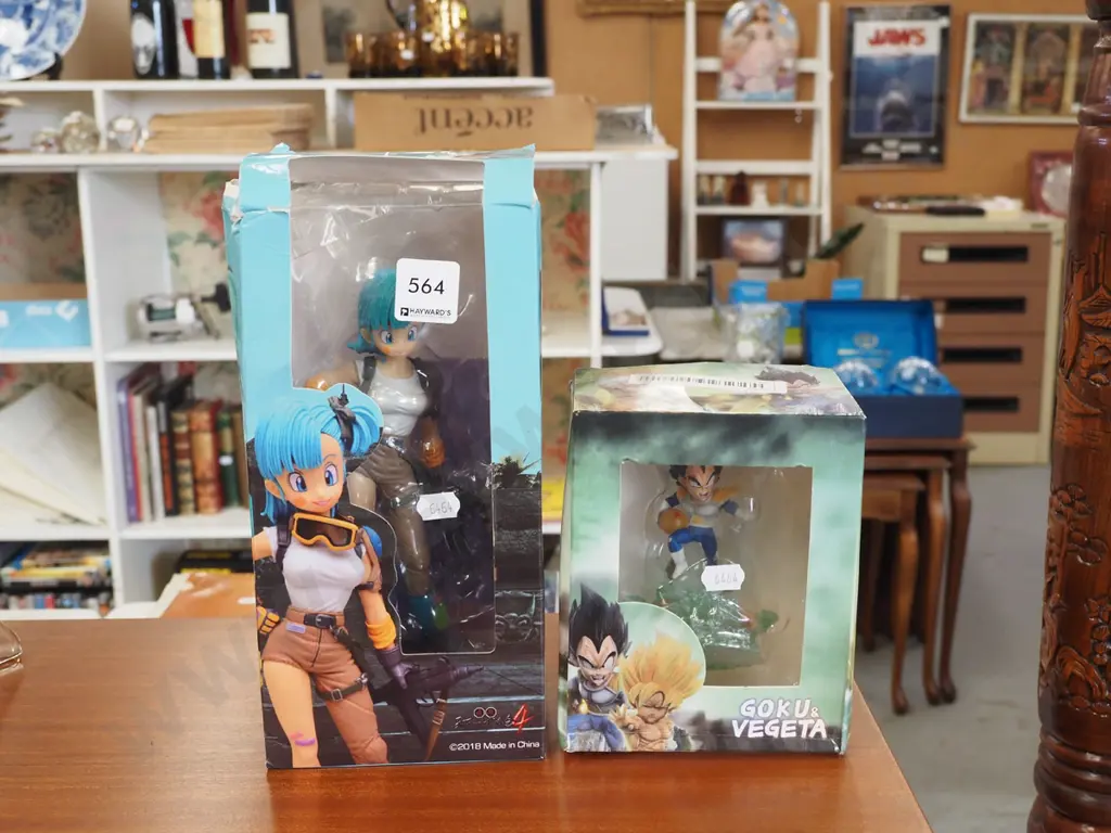 2x boxed Japanese anime figurines - 1 box has damage Image 1++