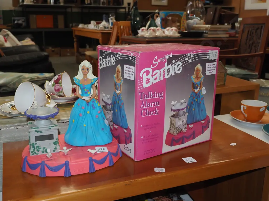 boxed as new Barbie Songbird Talking Alarm Clock Image 1++
