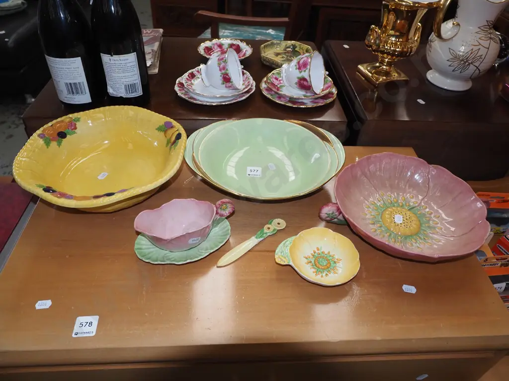 Carlton ware bowls, dishes etc Image 1++
