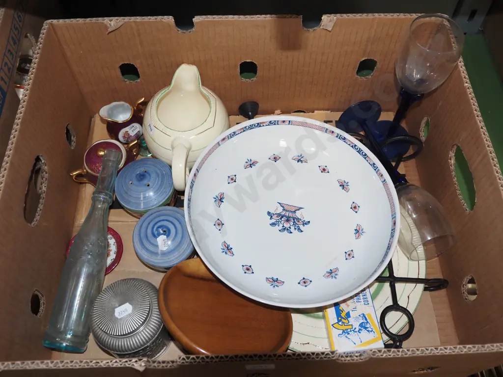 box; bowls, glasses, salt and pepper etc Image 1++