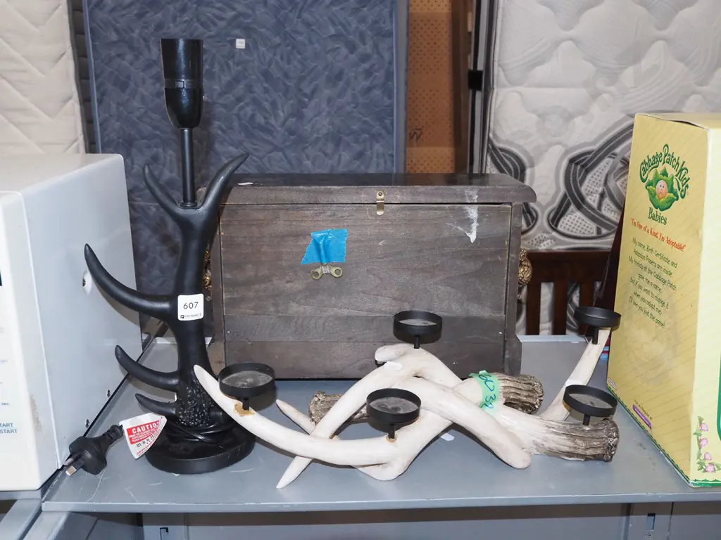 antler based candelabra, table lamp base Image 1++