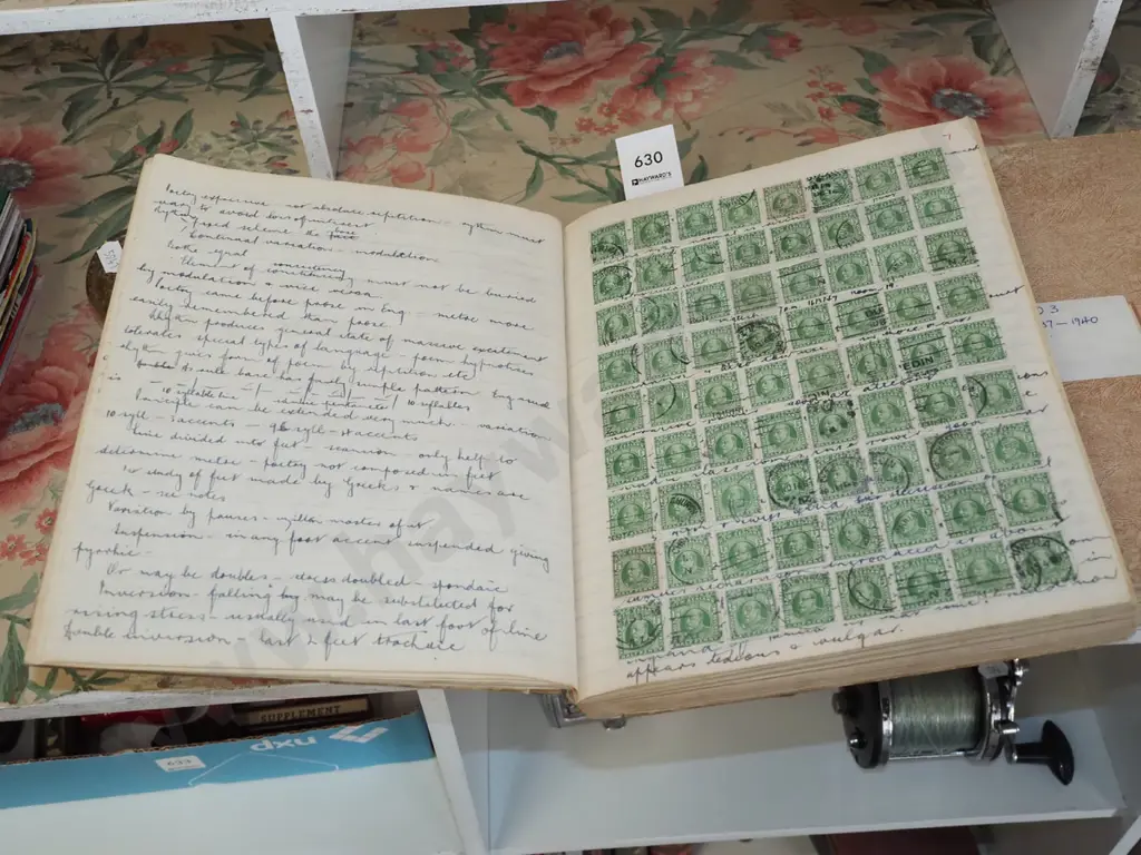2x stamp albums Image 1++