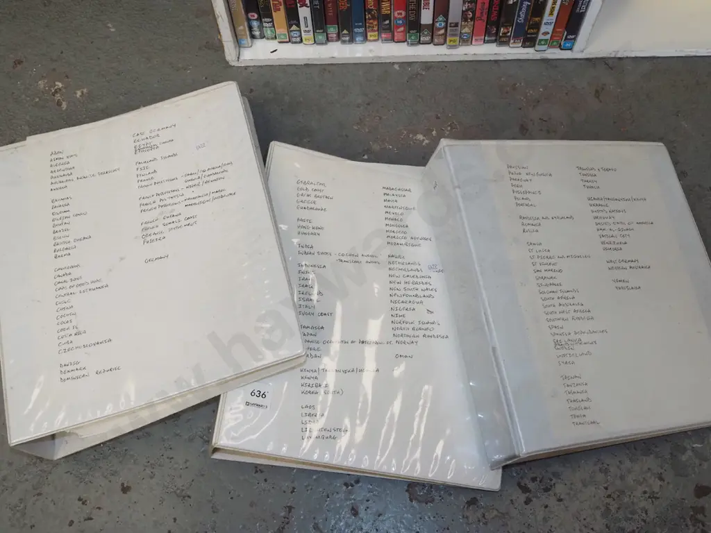 2x files stamps of the World Image 1++