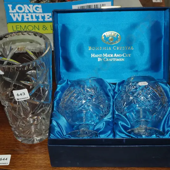 cut crystal, 2x Bohemian hand cut crystal brandy balloons Vase H200