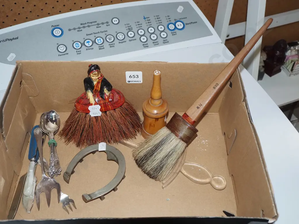 box; crumb brushes, cutlery, trivet etc Image 1++