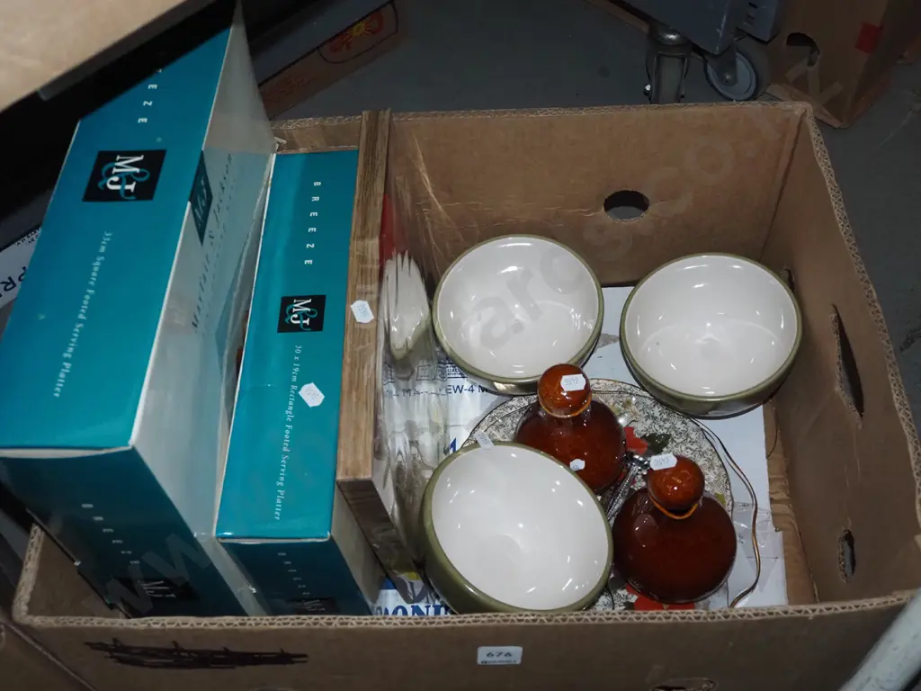 box; as new platters, dish, bowls etc Image 1++