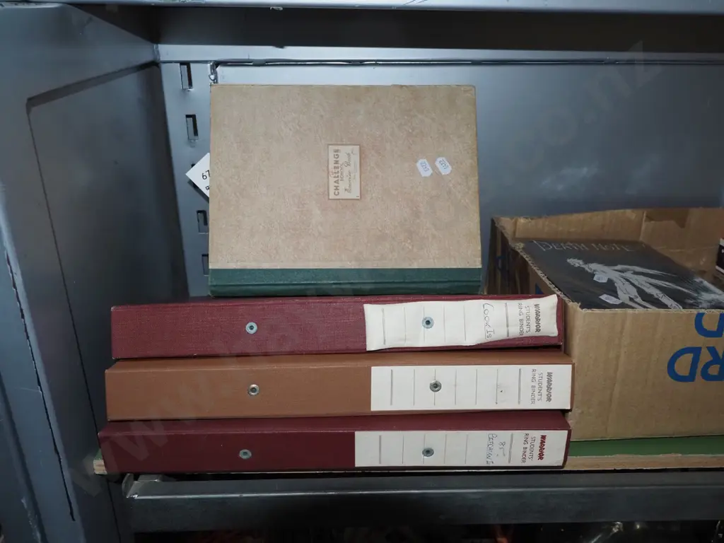 4x stamp albums Image 1++