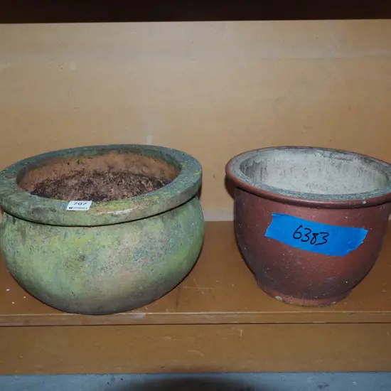 2x terracotta garden planters Tallest H370