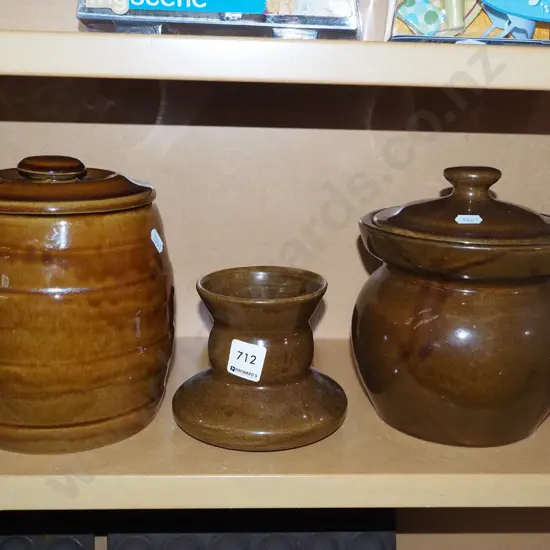 2x lidded crocks, McSkimmings vase