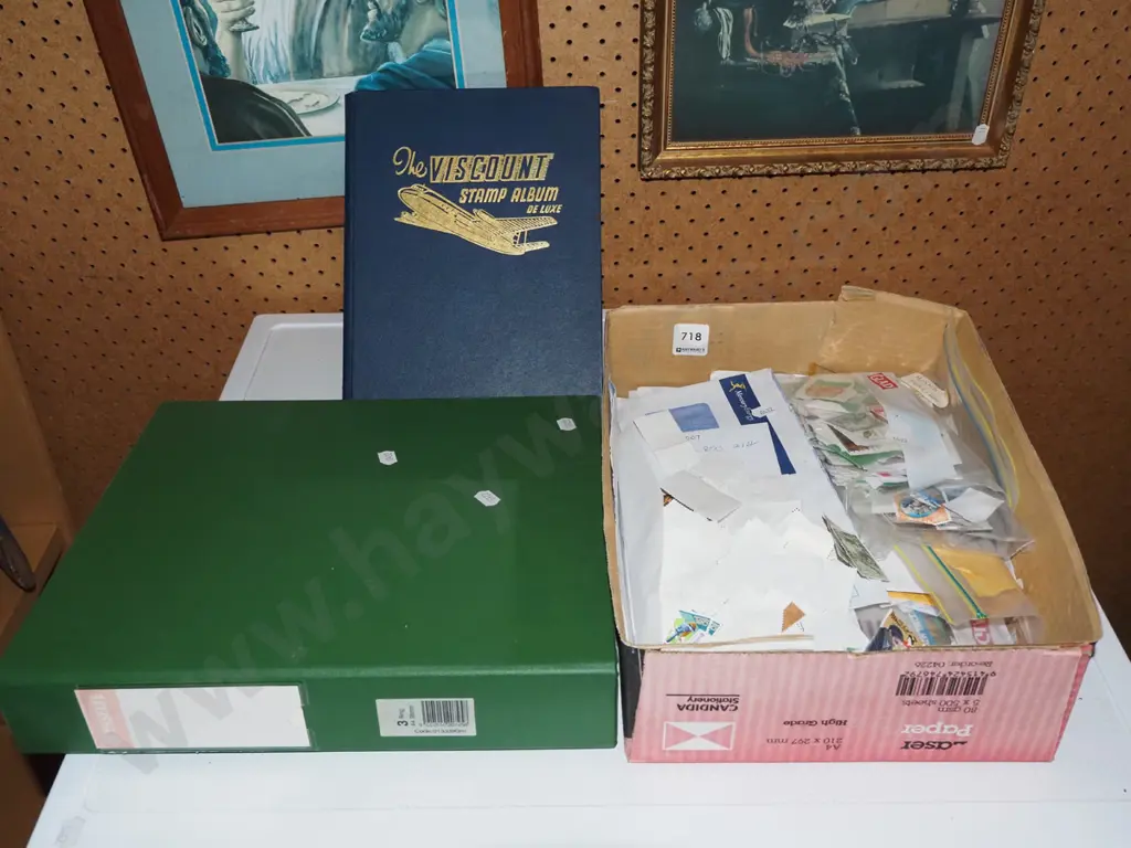 2x stamp albums, loose stamps Image 1++