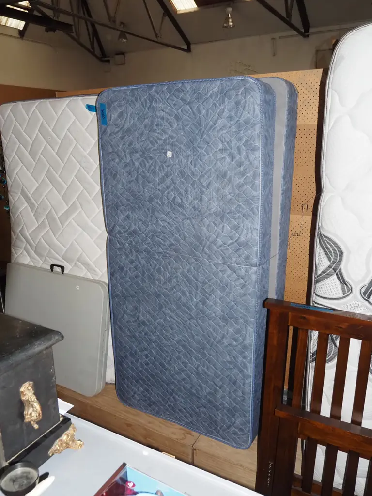 single bed base and mattress Image 1++
