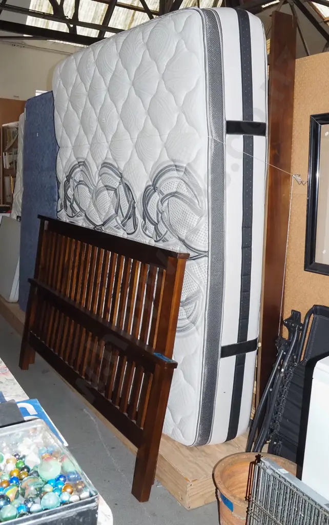 Sleepyhead Pantheon king slat bed base, mattrees and dark stained ends Image 1++