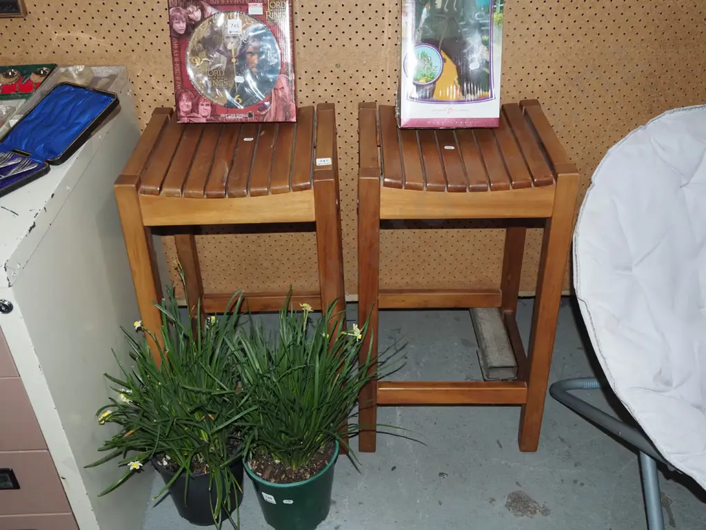 2x rimu stools Image 1++