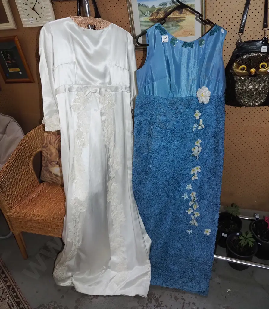 2x vintage dresses Image 1++