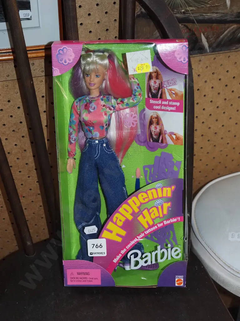 boxed  Happenin' Hair Barbie - damage to box Image 1++