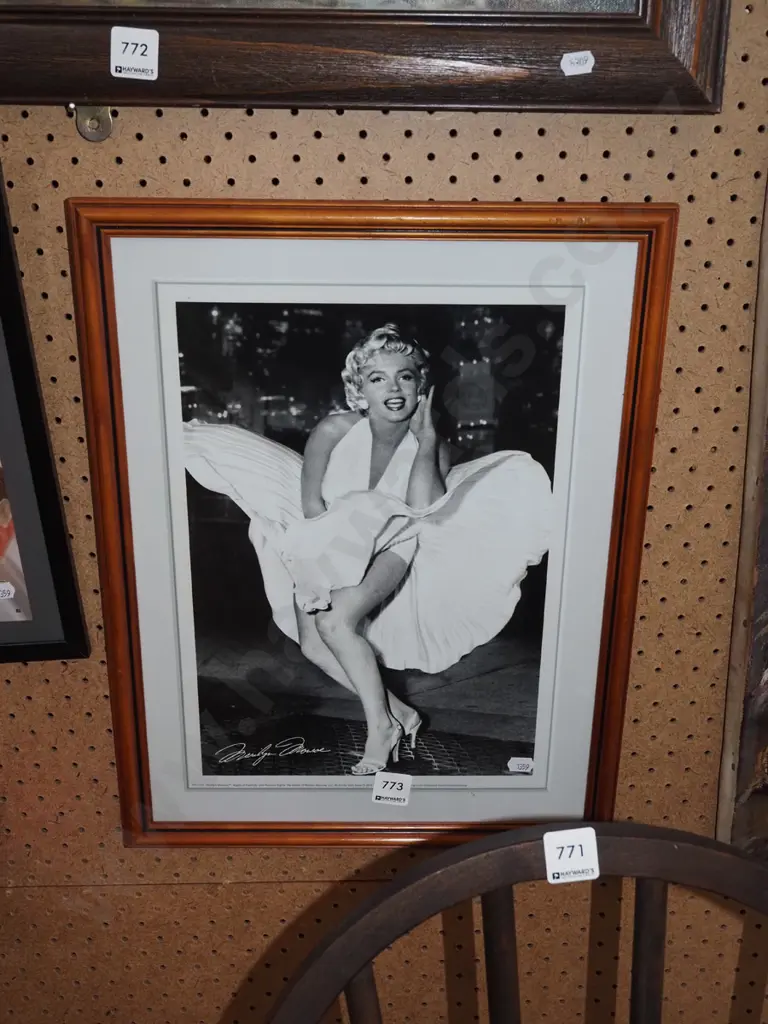 framed Marilyn  Monroe print Image 1++