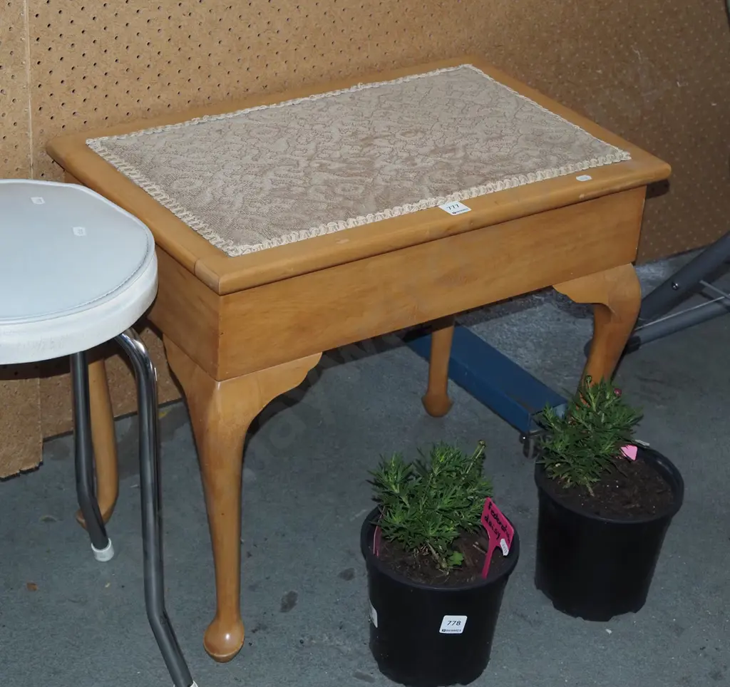 piano stool Image 1++