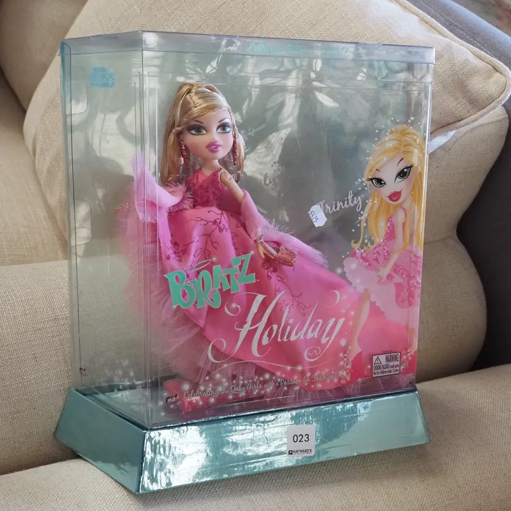 boxed as new Bratz Holiday doll Image 1++