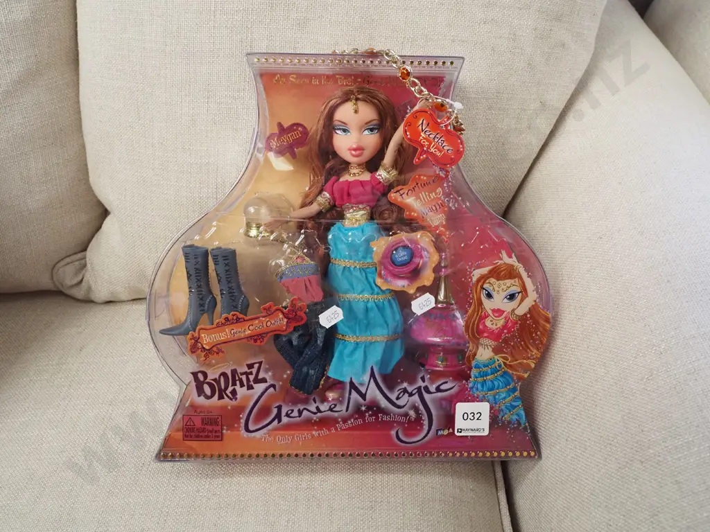 boxed as new Bratz Genie Magic doll Image 1++
