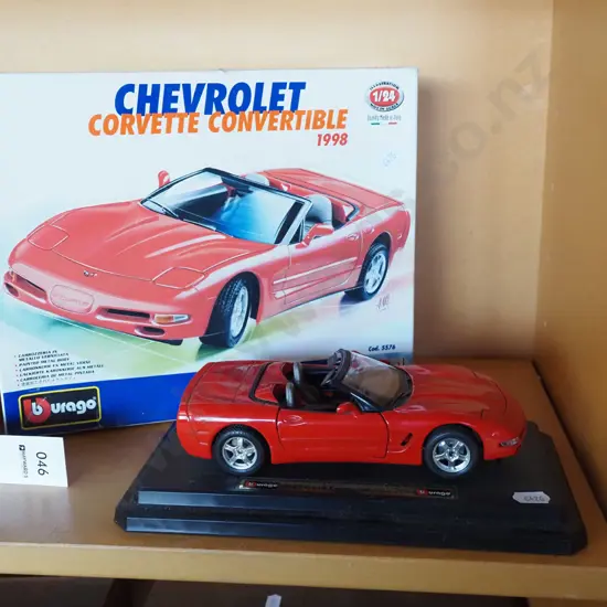 diecast model Burago Corvette Convertible 1998