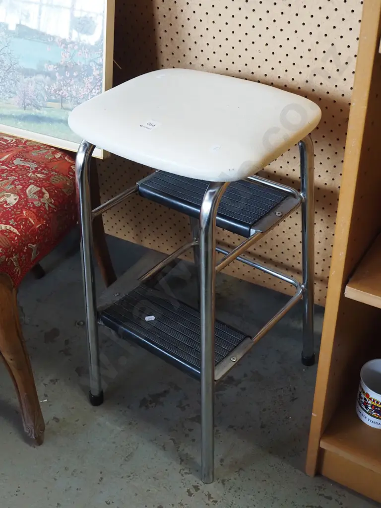 white vinyl kitchen step stool Image 1++