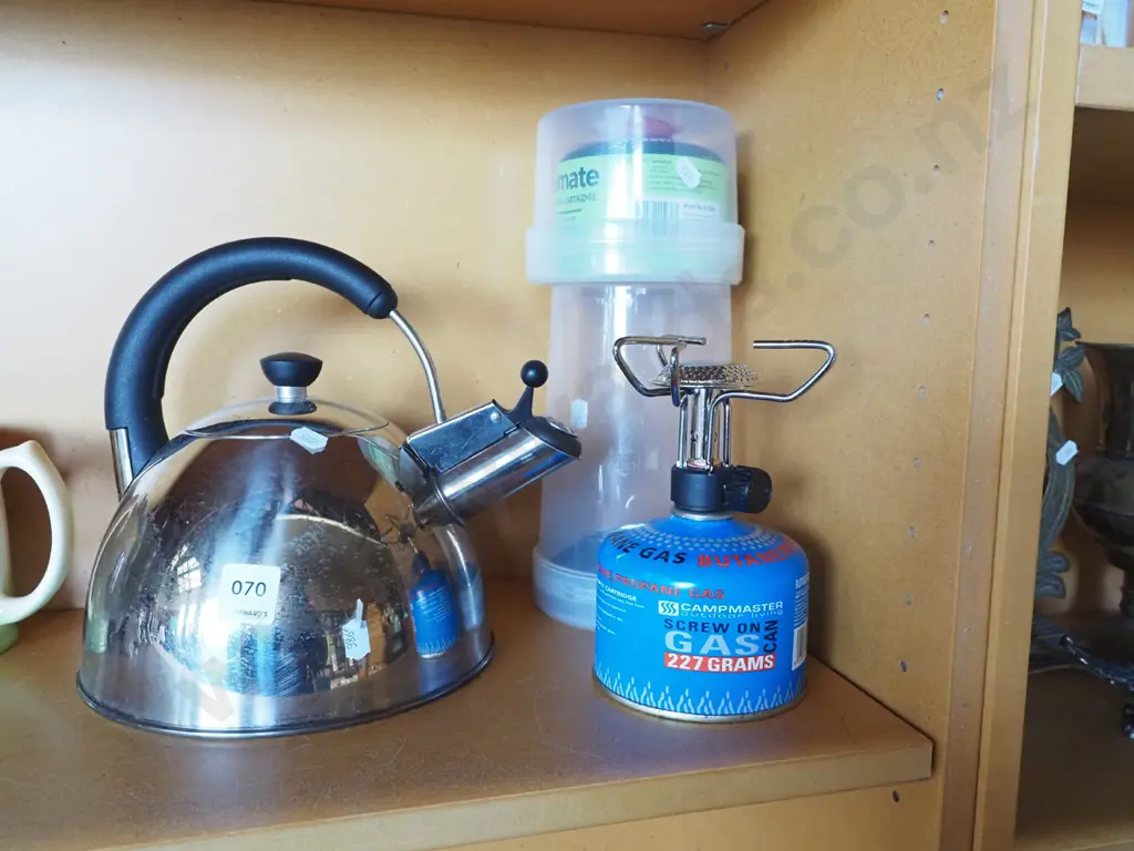 camping stove, gas canister, kettle Image 1++