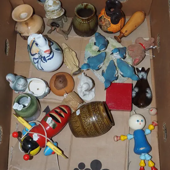 box; figurines, buzzy bee, vases etc