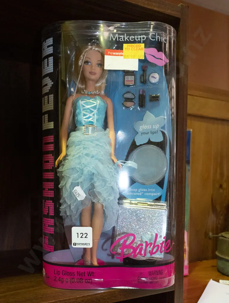 boxed Barbie Fashion Forever - damage to box Image 1++