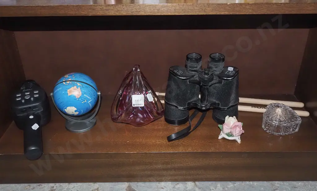 shelf; small globe, glass basket, binoculars etc Image 1++