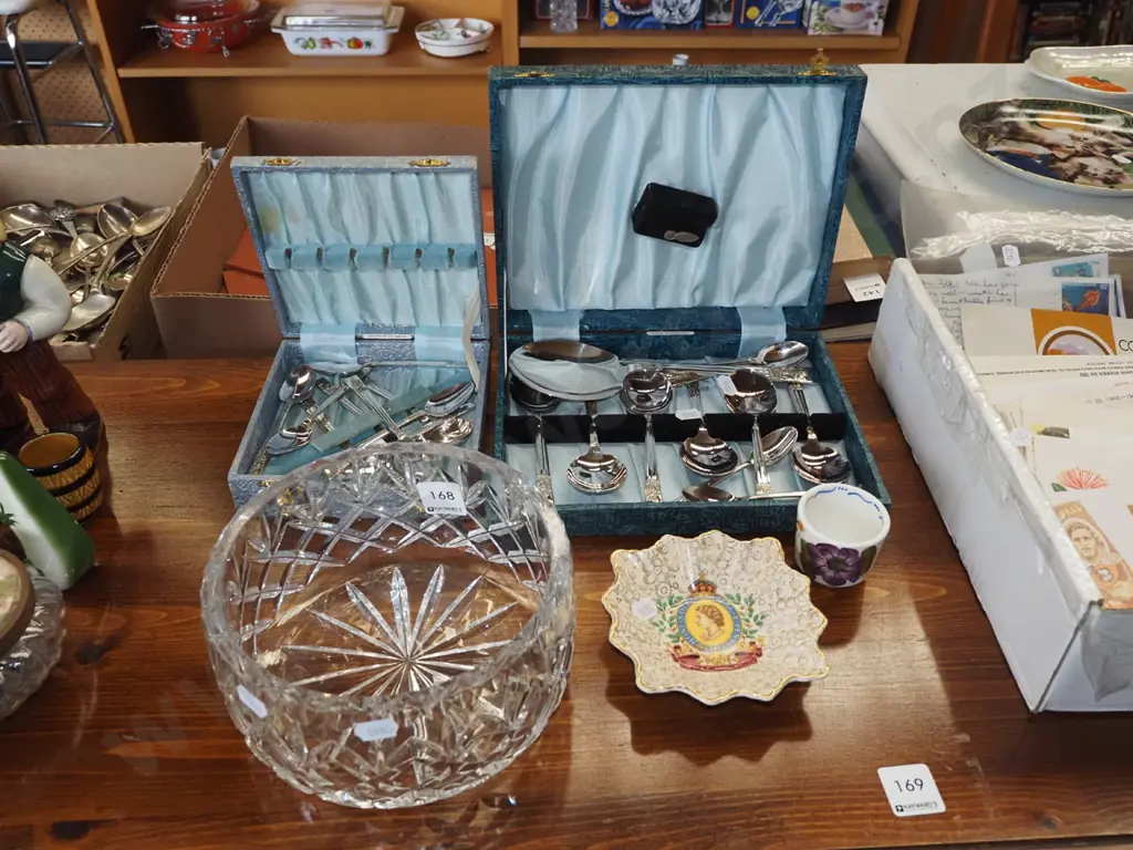 cased cutlery, crystal bowl, egg cup etc Image 1++
