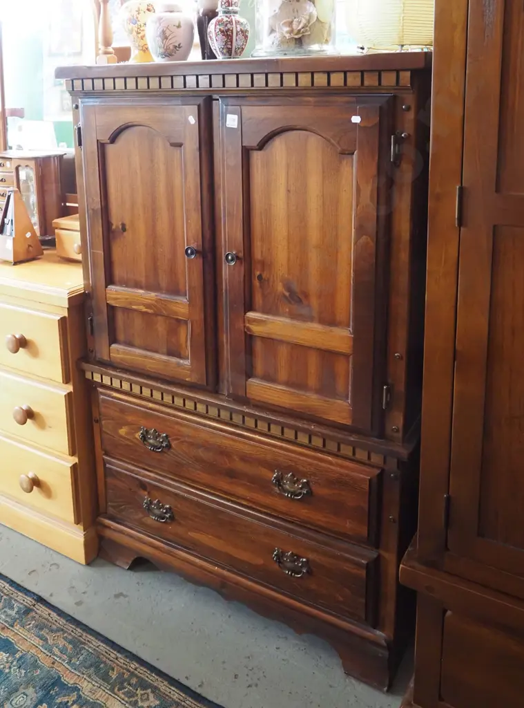 solid pine 2 drawer 2 door wardrobe H1340 W870 D440 Image 1++